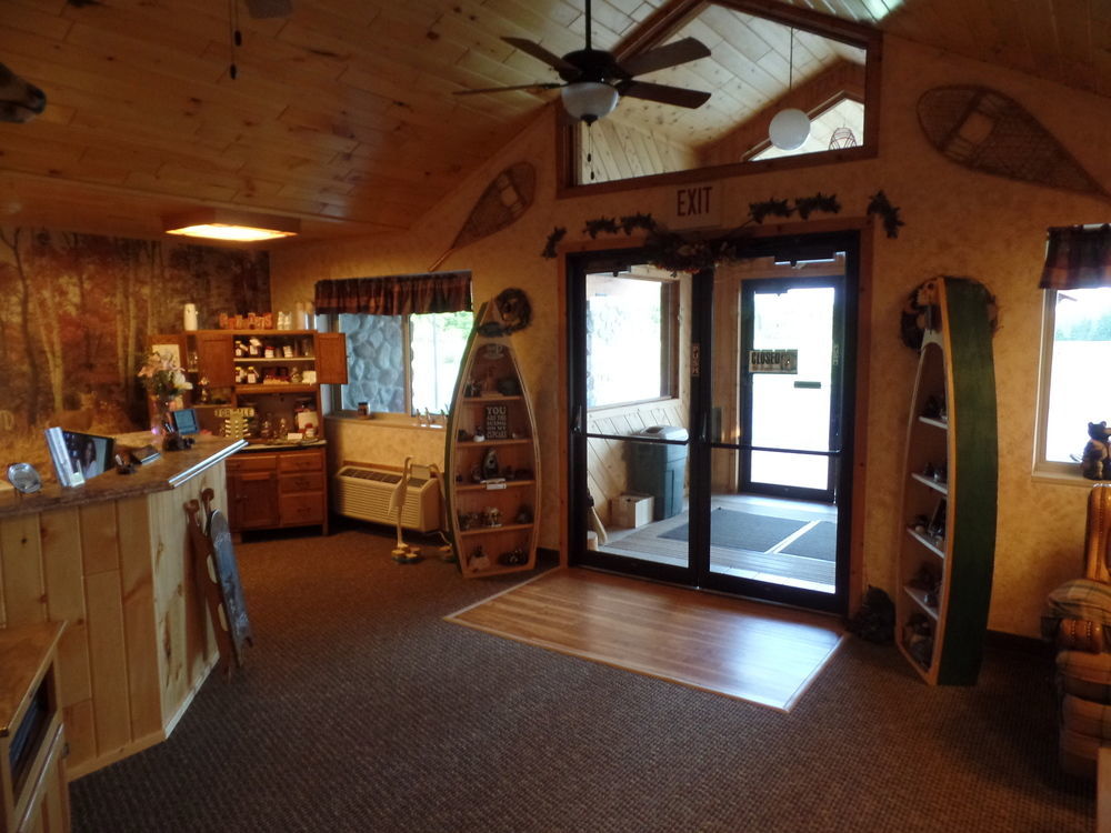 Chicaugon Lake Inn Gaastra Exterior photo